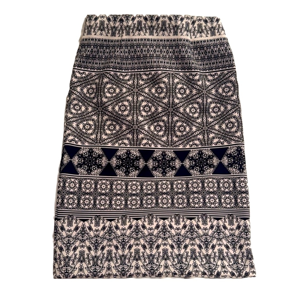 Black and ivory metaphor fitted pencil skirt knee length size extra small ￼